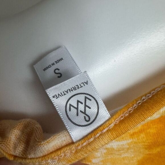 Alternative Tie Dyed Cropped Tee - Picture 5 of 5